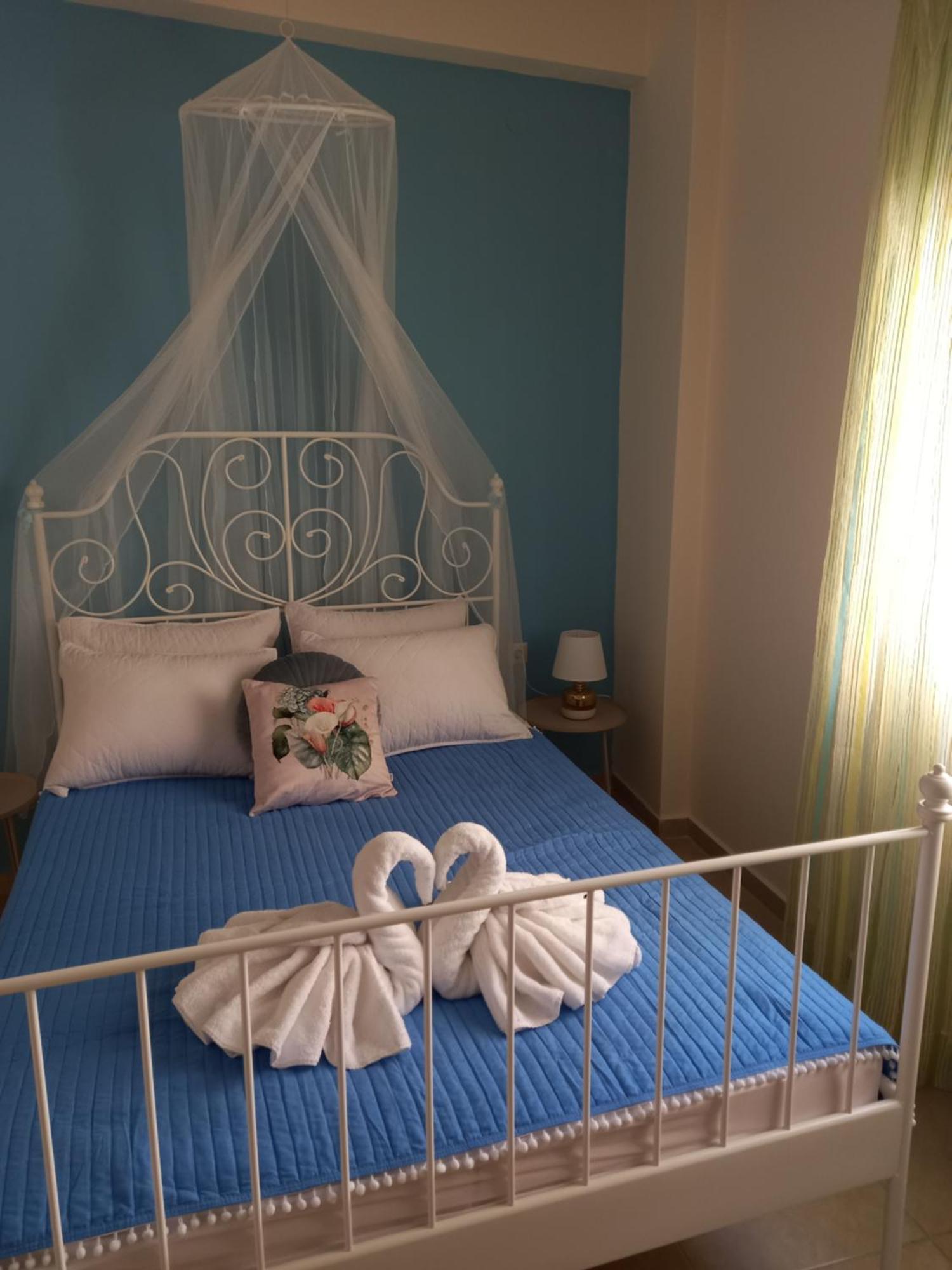 Happy Twins Apartment Heraklion  ภายนอก รูปภาพ